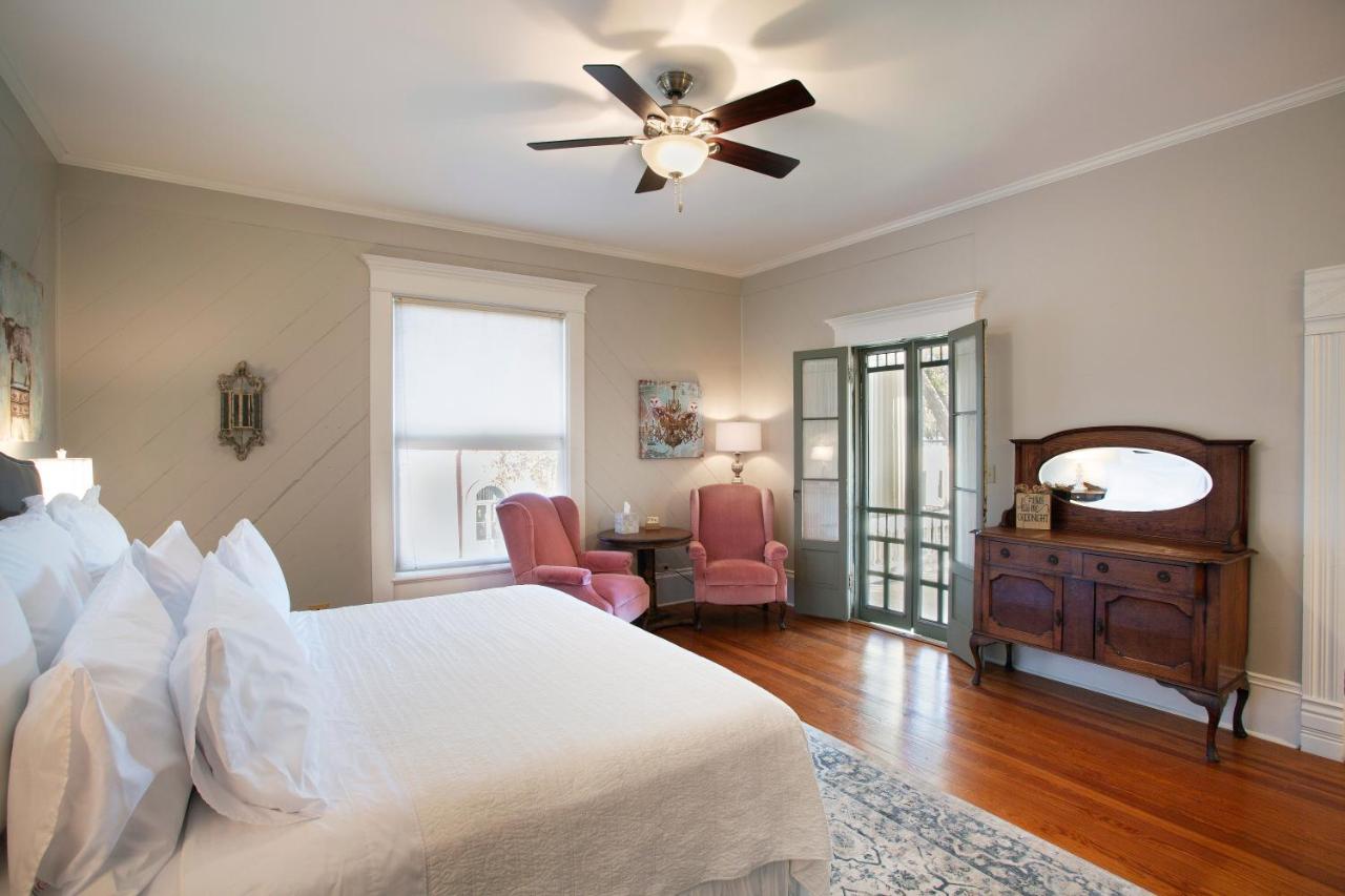 Smithville Katy House Bed And Breakfast מראה חיצוני תמונה